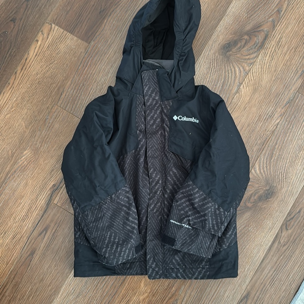 Boys Columbia jacket. SIZE 4/5 TODDLER